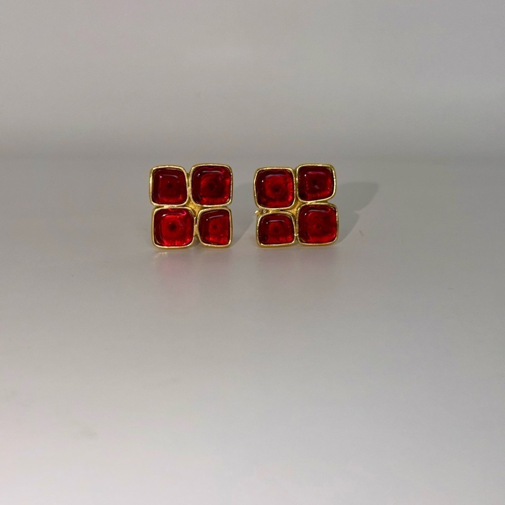 Vintage Chanel Red Gripoix Earrings 24K Gold Plated - Picture 4 of 11
